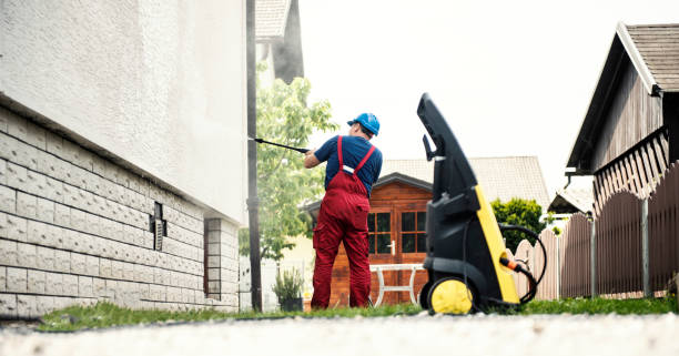 Best Pool Deck Cleaning  in Winlock, WA